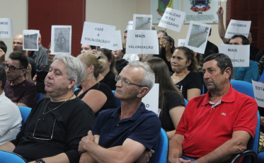 Moradores do Caravaggio protestam na Câmara 