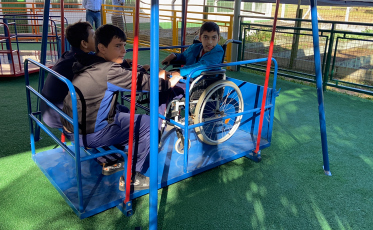 Um dos únicos da região, parquinho adaptado da Apae de Forquilhinha promove inclusão social