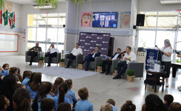 Candidatos a prefeito de Criciúma participam de assembleia com crianças da Educação Infantil