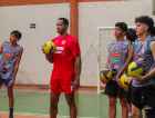 Campeão da Liga Mundial de vôlei participa de treino que antecede Estadual em Forquilhinha