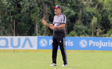 Joinville demite o técnico Vinícius Eutrópio