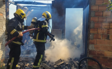 Orleans: Homem passa mal após tentar apagar incêndio em residência