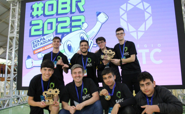 Alunos da Robótica Satc buscam apoio para participação na etapa nacional da OBR 