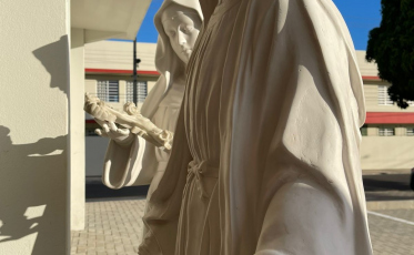 “Isso é intolerância religiosa. Até serraram as mãos de Nossa Senhora”