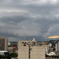 Chuva forte avança e aumenta o risco de granizo, trovoadas e ventos fortes em SC