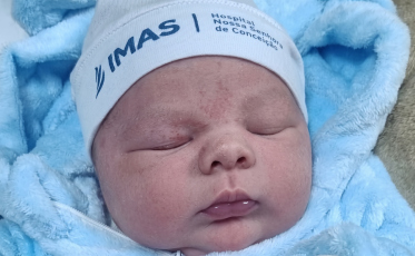 Bebê de quase 5 kg nasce em SC e bate recorde em hospital