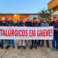 Greve dos metalúrgicos trava fábricas e aumenta tensão após meses de negociação em Criciúma