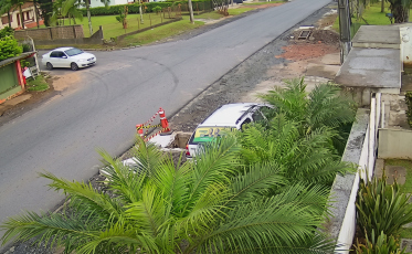 Batida entre moto e carro estacionado deixa motociclista ferido em Forquilhinha