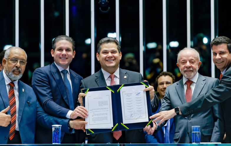 Congresso promulga emenda que acaba com escala 6x1; veja quando muda a jornada
