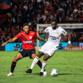 Criciúma tenta frear queda de rendimento contra Atlético-GO e retomar força na Série B