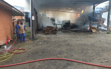 Incêndio em fábrica de papelão em Urussanga