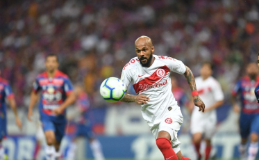 Avaí anuncia contratação do volante Bruno Silva