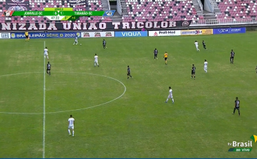 Tubarão é atropelado: 6 a 1 em Joinville