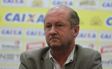 Dal Farra fala às 16h. Som Maior e 4oito transmitem