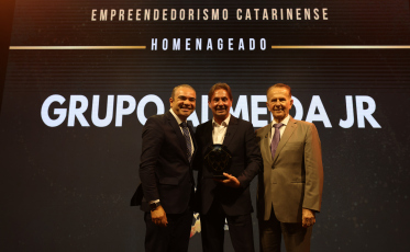 Empresário Jaimes Almeida Junior é homenageado pelo LIDE Santa Catarina