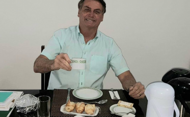 Covid-19: Bolsonaro volta a acusar resultado positivo