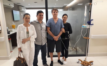 Bolsonaro deixa hospital em São Paulo e volta para Brasília