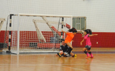 Jesc: Cedup e Arruda Ramos avançam de fase no futsal feminino