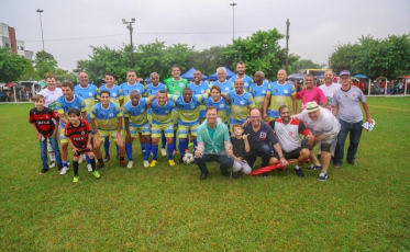 Jogo com ídolos do Flamengo tem goleada em Içara