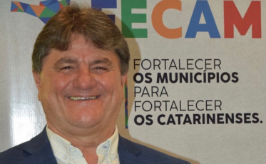 Jorge Koch é empossado na presidência da FECAM