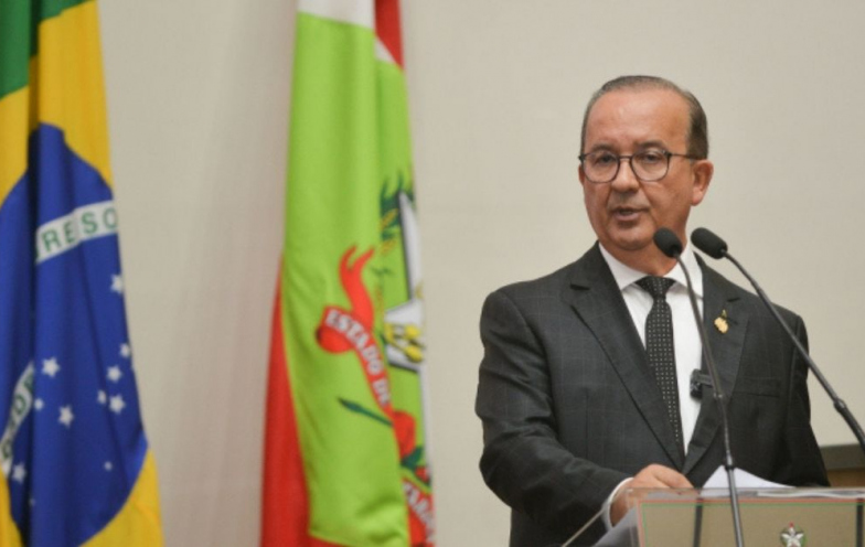 Jorginho Mello critica Governo Federal sobre Morro dos Cavalos e dispara: 'Não vai ter túnel'