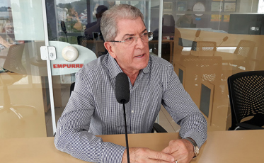 “Não adianta pegar dinheiro no banco para investimento e comprar automóvel”, diz empresário 