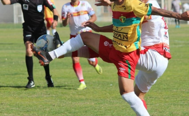 Brusque perde na arrancada das quartas de final