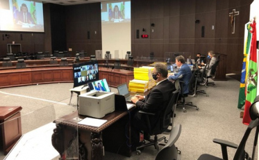 Impeachment: informações de inquérito recém-arquivado no STJ são juntadas ao processo