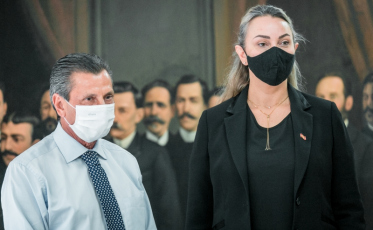 Governadora Daniela e presidente da Alesc reunidos