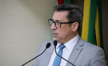 Vereador questiona venda de terrenos pela prefeitura