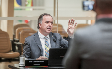 Ação do governo no STF sobre o rito do impeachment repercute