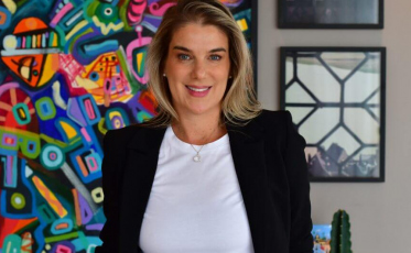 Em Criciúma, escritora catarinense lança livro em que narra sua história real de transplante renal