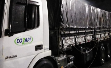 Carroceria de caminhão pega fogo em Laguna