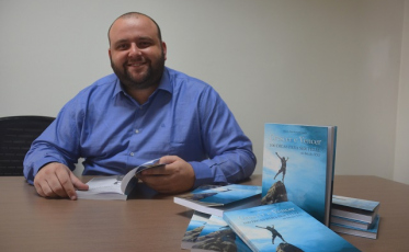 Livro vai arrecadar recursos para o Bairro da Juventude