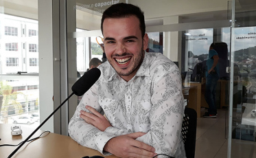 Drag queen Laertella revela como incorpora a personagem