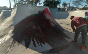 Skatepark recebe manutenção depois de pista ser pichada