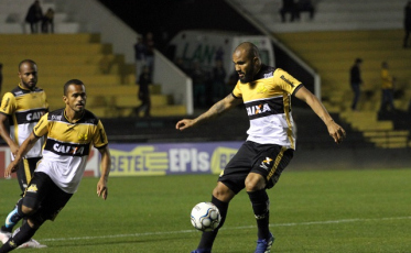 Liel e Belliato permanecem no Criciúma?