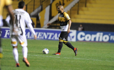 Volante Liel não defende mais o Criciúma