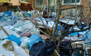 Defesa Civil retira 16 caminhões de entulhos de casa de acumulador (VÍDEO)