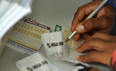 Mega acumula de novo e vai a R$ 90 milhões