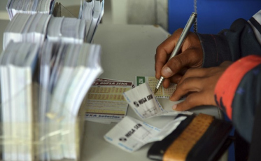 Mega Sena vai pagar R$ 105 milhões no sábado