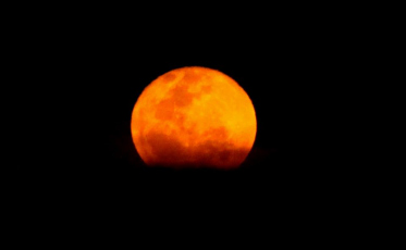 Lua de sangue brilhou na noite do Rincão