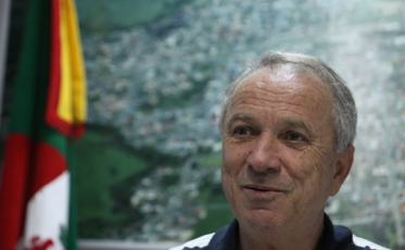 Justiça bloqueia bens de prefeito, vice e vereador