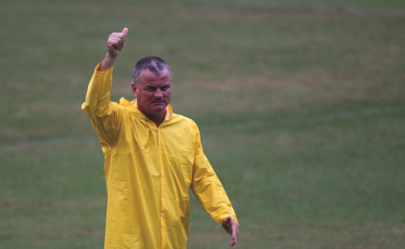 Mazola põe panos quentes no atrito entre Iago e Zé Carlos