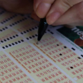 Concurso 3041 da Mega-Sena: veja os números sorteados nesta quinta-feira (6)