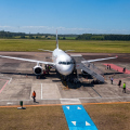 Passagens por até R$ 300? SC aposta em nova rede aérea para encurtar viagens