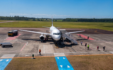 Passagens por até R$ 300? SC aposta em nova rede aérea para encurtar viagens