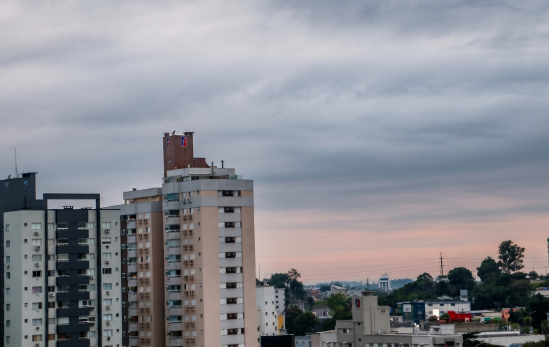 Frente fria deixa sábado gelado antes da chegada do inverno em SC
