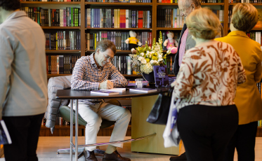 Desembargador aposentado Eládio Rocha lança autobiografia em Criciúma