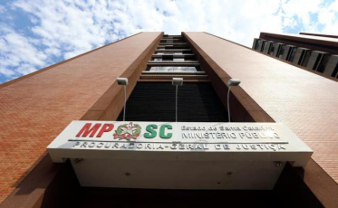 Mais escolas de Florianópolis fecham acordo para reduzir mensalidades